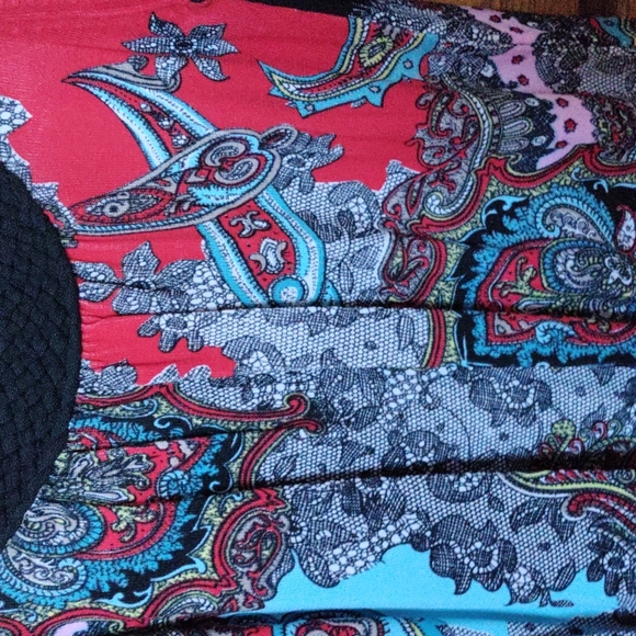 Cute Top Size Small - Picture 3 of 6